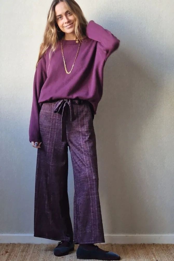 Pantalón de cuadros con cinturón berenjena