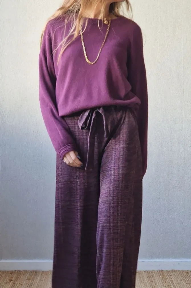 Pantalón de cuadros con cinturón berenjena