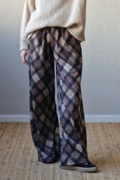 Pantalón de cuadros grandes camel