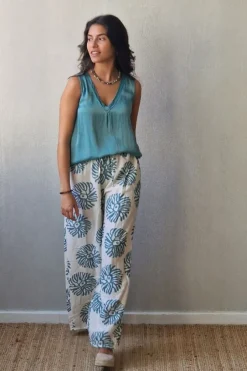 Pantalón estampado corales color verde