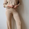 Pantalón recto de punto camel