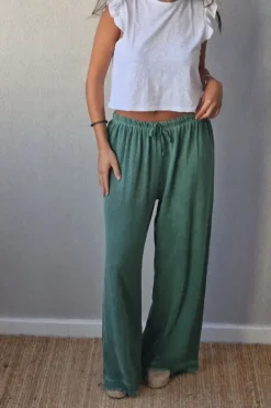 Pantalón tipo lino flecos verde césped