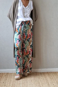 Pantalón tipo raso estampado amebas verde