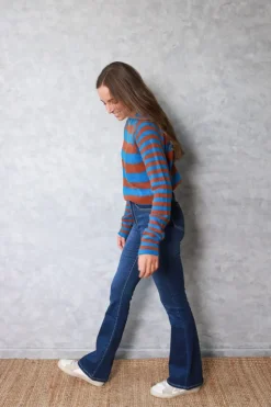 Pantalón vaquero largo acampanado