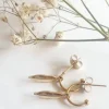 PENDIENTE ACERO MEDIO ARO PLUMA DORADO COMBINABLES