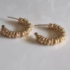 Pendientes aro dorado relieve