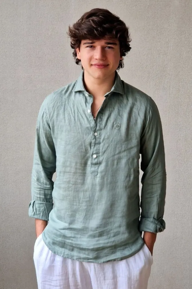 Polera de lino hombre verde militar