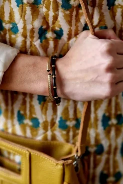 Pulsera negra de acero y bambú