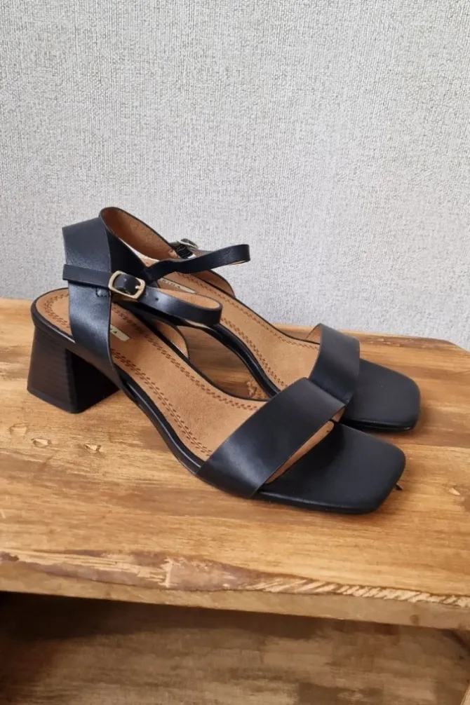 Sandalia tacón medico negra