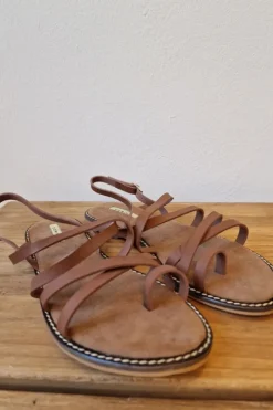Sandalia tiras camel