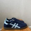Sneakers azul tipo samba