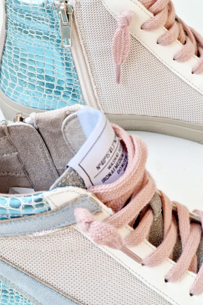 Sneakers blancas con detalles en azul