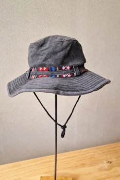 Sombrero unisex tira étnica gris