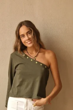 Top asimétrico con estrellas verde militar