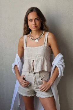 Top de tirantes lino color beige