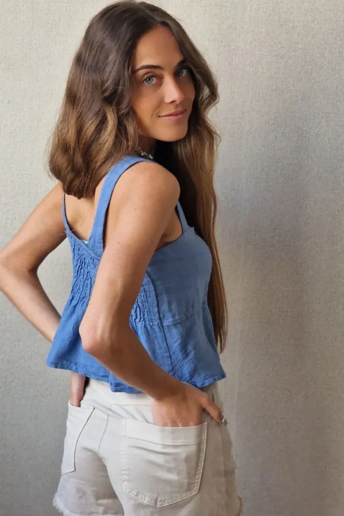 Top de tirantes lino color azul