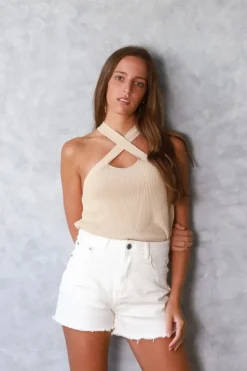 Top halter Limens con tira ancha cruzada beige