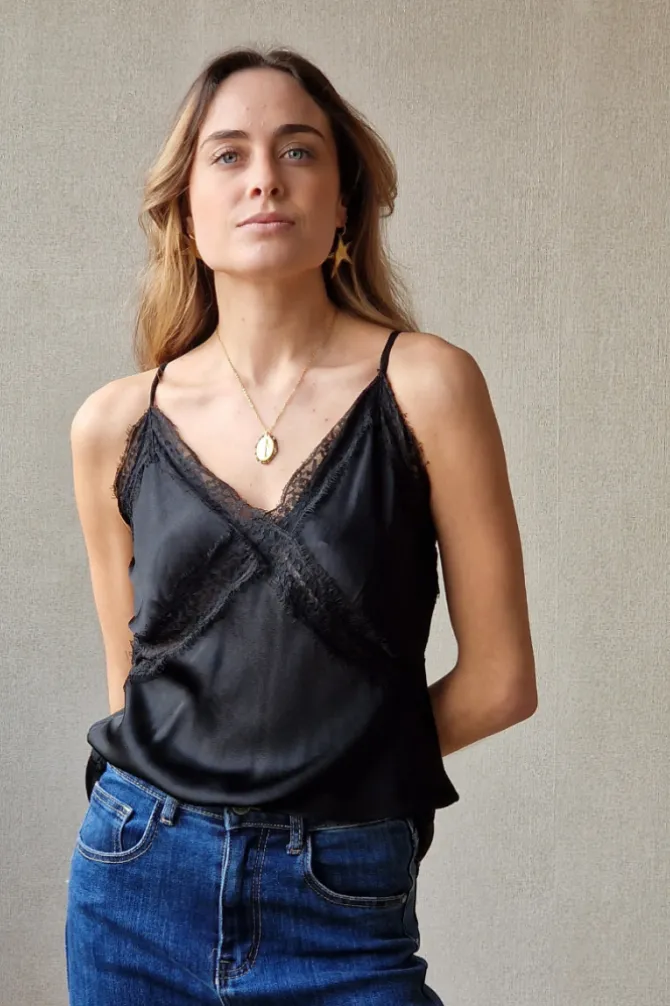 Top lencero con puntilla negro