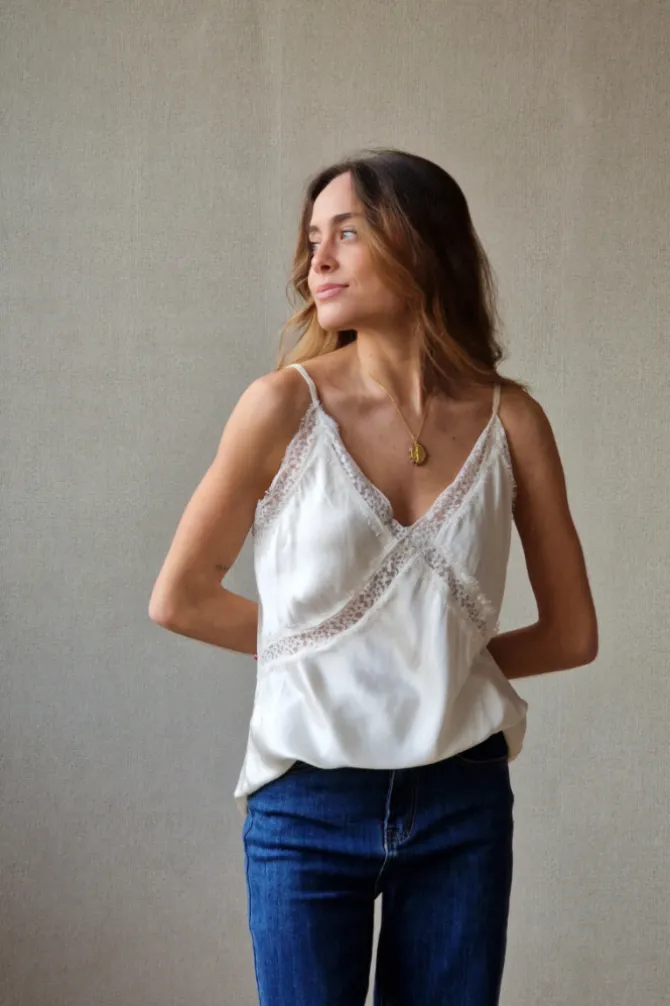 Top lencero con puntilla crudo