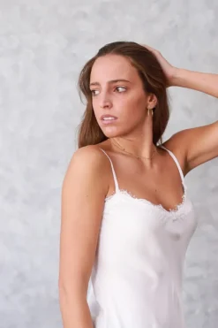 Top lencero con puntilla blanco