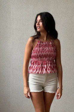 Top nido de abeja cuello halter color rojo
