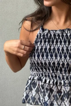 Top nido de abeja cuello halter color azul