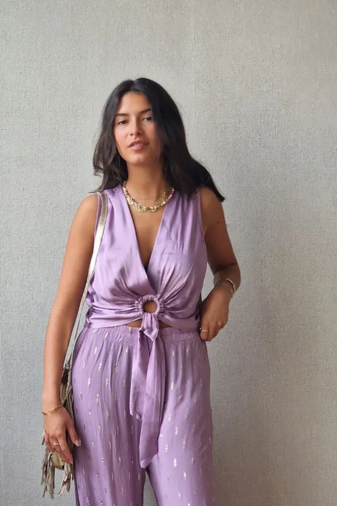 Top tipo raso con nudo malva