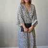 Vestido blanco con lunares negros