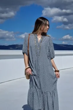 Vestido con botones vichy gris