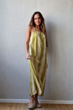 Vestido de tirantes estampado pistacho