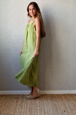 Vestido de tiras tipo lino en color pistacho