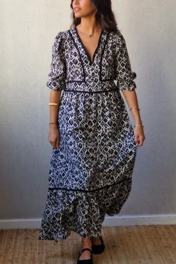Vestido estampado étnico con volate negro