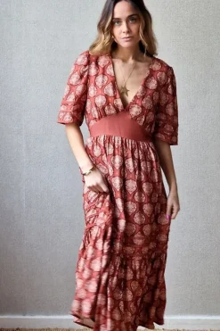 Vestido hoja manga corta y escote estampado caldero