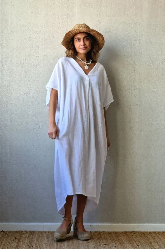 Vestido kaftan tipo lino cuello pico blanco