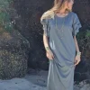 Vestido largo con manga volante puntilla