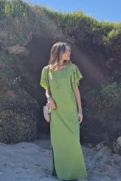 Vestido largo con manga volante puntilla