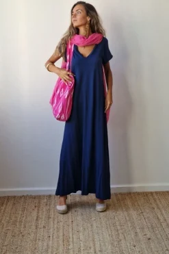 Vestido largo cuello pico azul marino