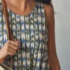 Vestido largo de cuello redondo estampado verde y azul