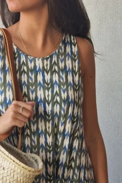 Vestido largo de cuello redondo estampado verde y azul