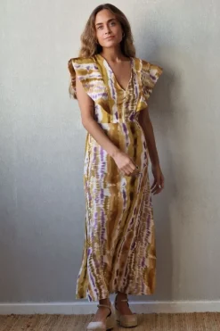 Vestido largo estampado con cuello pico y alerón mostaza y lila