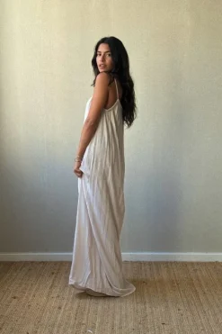 Vestido largo tirantes plumeti blanco