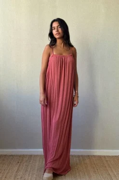 Vestido largo tirantes plumeti rosa