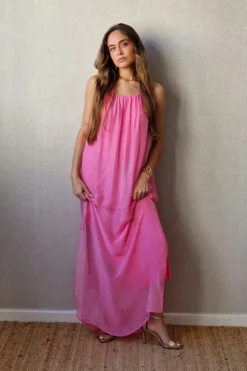 Vestido liso de gasa de tirantes fucsia