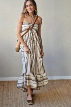 Vestido palabra de honor beige