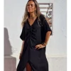 Vestido tipo plumeti negro con frunce en el escote