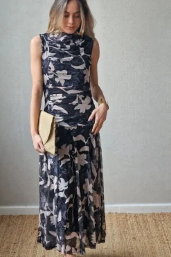 Vestido tul de flores negro