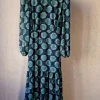 Vestido verde con hombreras