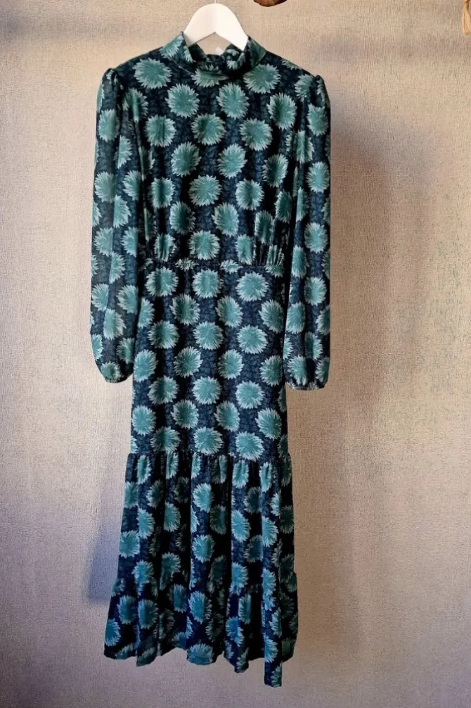 Vestido verde con hombreras